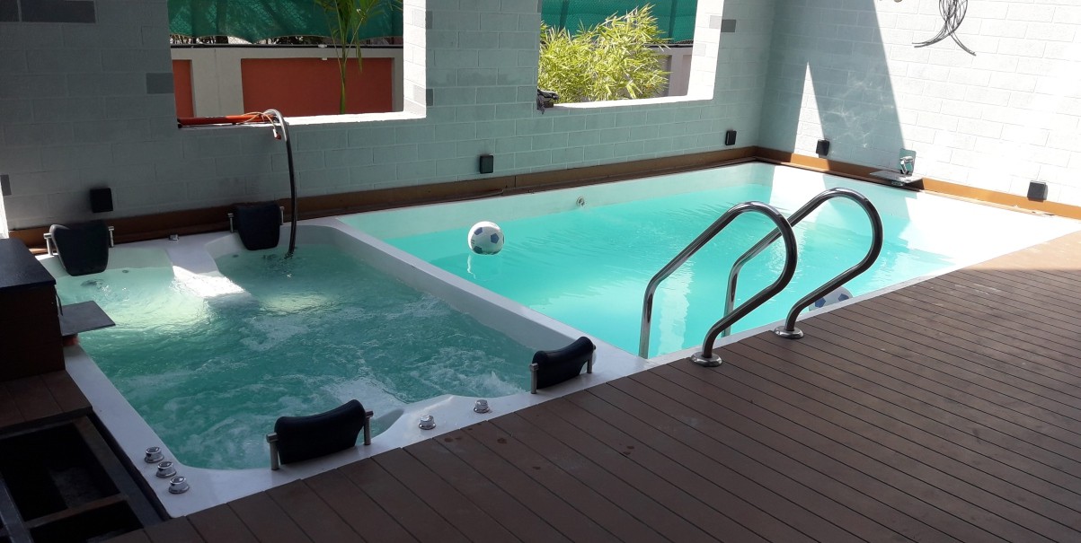 Fiber-reinforced plastic (FRP) swimming pools